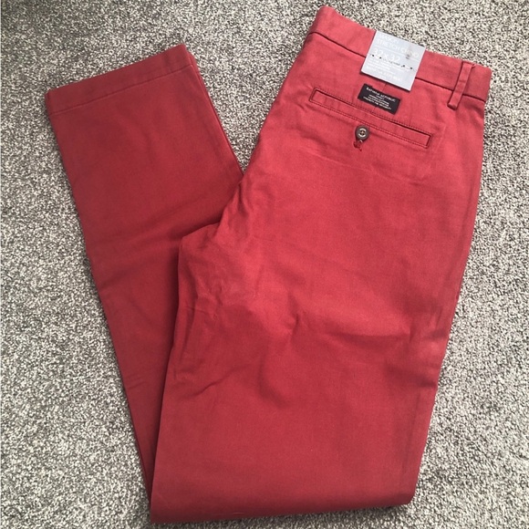 Banana Republic Men's Chinos in Deep Red - Picture 1 of 4